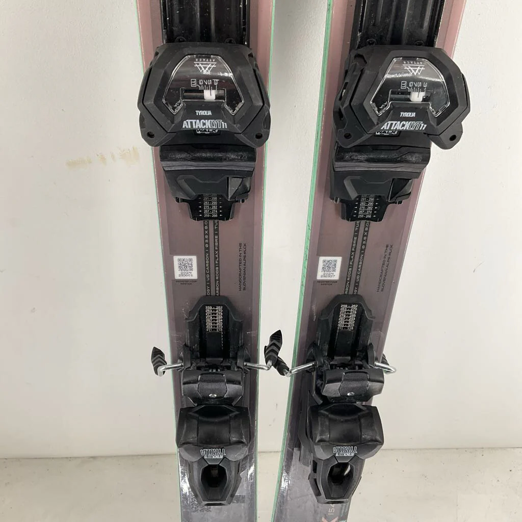 2025 Elan Women's Ripstick 94 w/ Elan Attack 11 Demo Bindings - Image 61