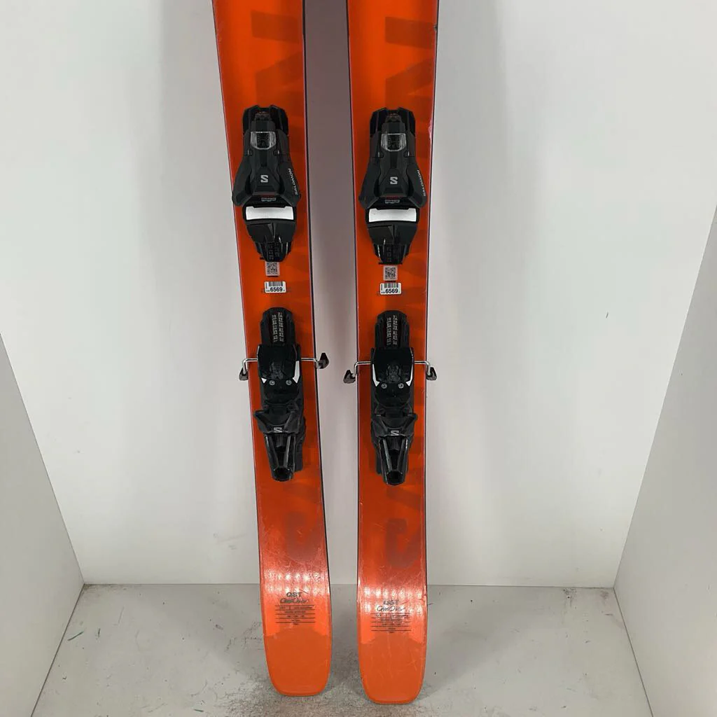 2025 Salomon QST 106 w/ Salomon Strive 13 Demo Bindings - Image 171