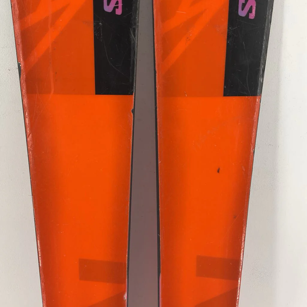 2025 Salomon QST 106 w/ Salomon Strive 13 Demo Bindings - Image 177